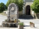 la fontaine devant l'église