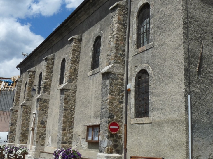 A Chantemerle, L'église Saint Jacques Le Majeur - Saint-Chaffrey
