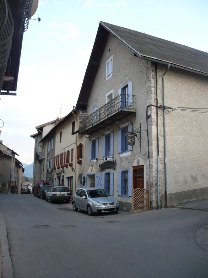 Rue principale - Saint-Crépin
