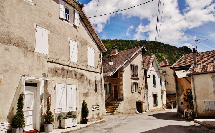 La Commune - Saint-Julien-en-Beauchêne