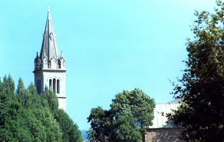 Clocher de l'église de St Laurent. - Saint-Laurent-du-Cros