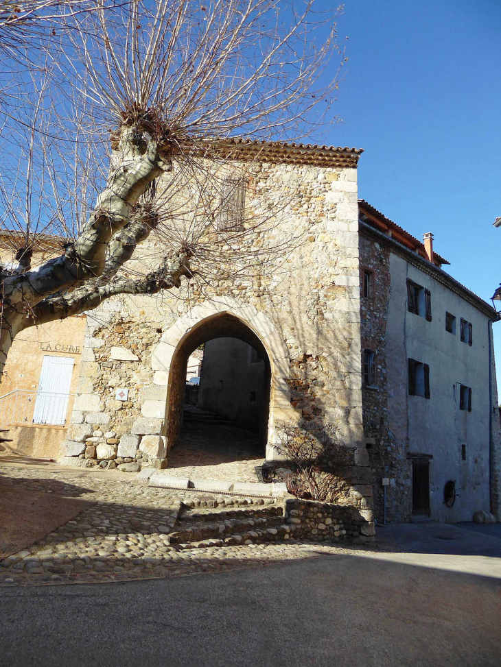 L'ancienne porte de la ville - Upaix