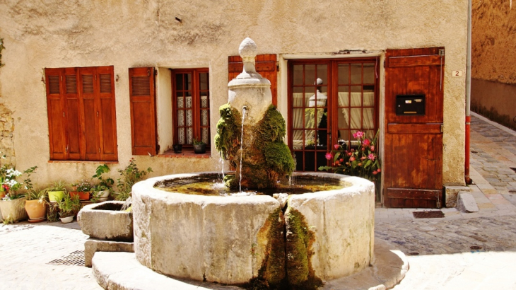 Fontaine - Bargemon