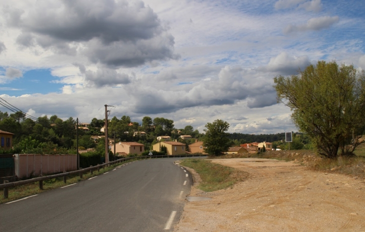 Le Village - Bras