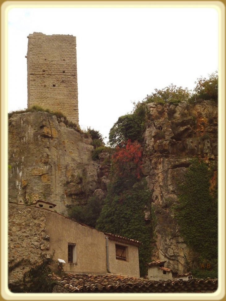 Tour de l'ancien château - Châteaudouble