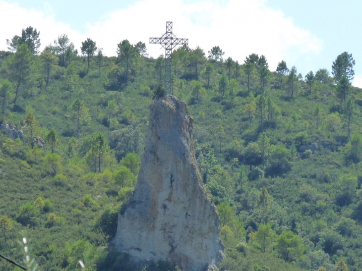 Photo à Correns (83570) A l'entrée du village Correns, 201096