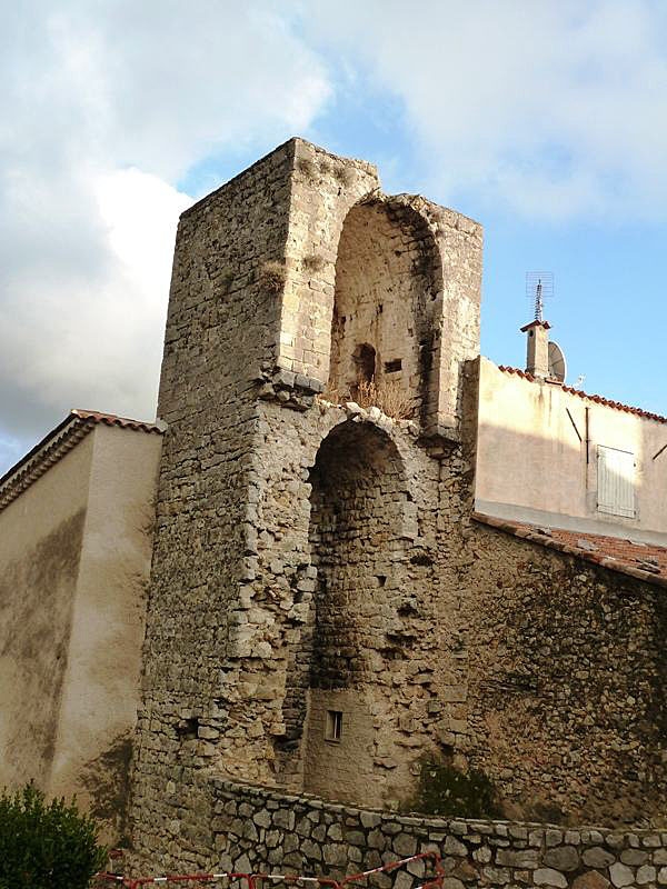 La tour de guet vestige de l'ancien château - Fayence