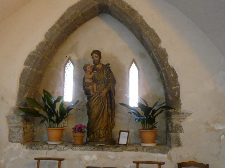 A l'intérieur de la chapelle des Pénitents - Grimaud