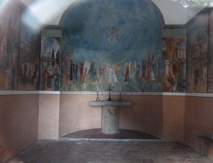 L'intérieur de la chapelle - Grimaud