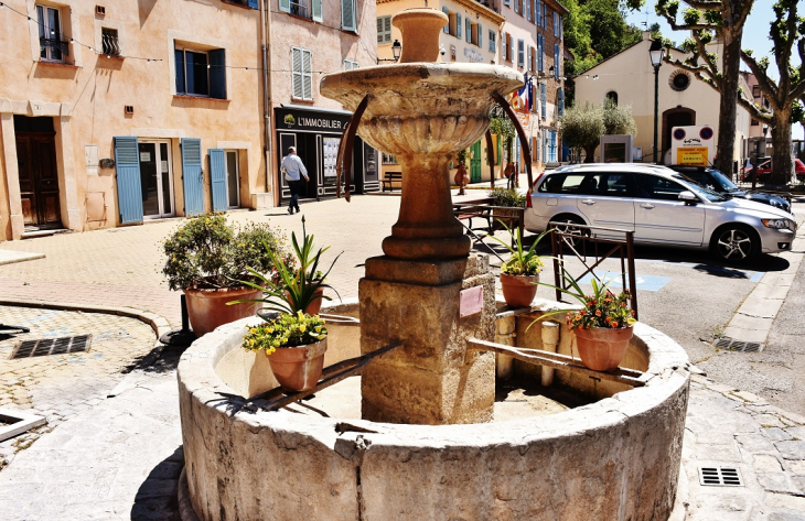 Fontaine - La Motte