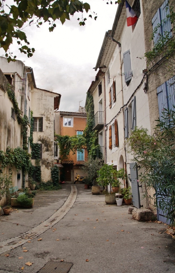 Le Village - La Roquebrussanne