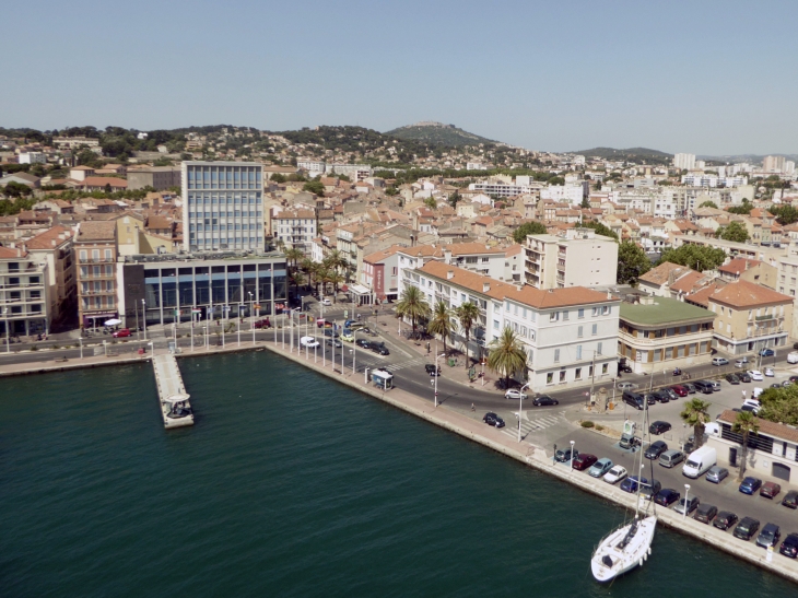 La ville et le port vus du pont levant - La Seyne-sur-Mer