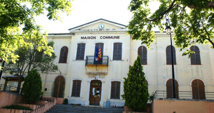Mairie - Montmeyan