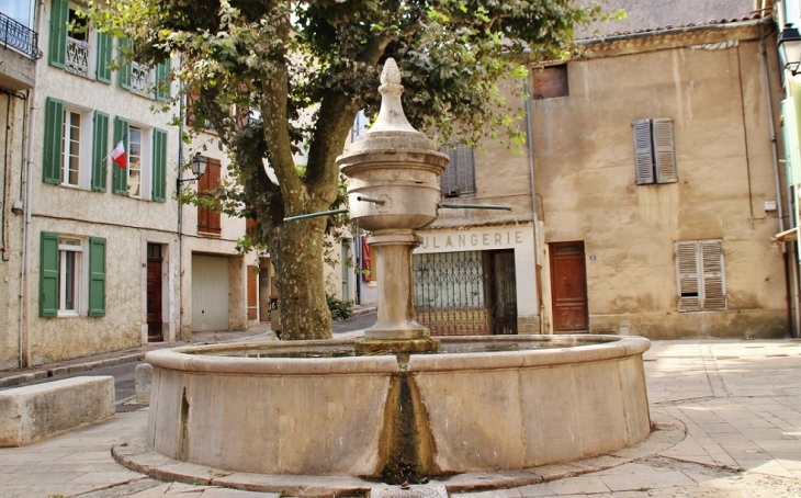 Fontaine - Nans-les-Pins