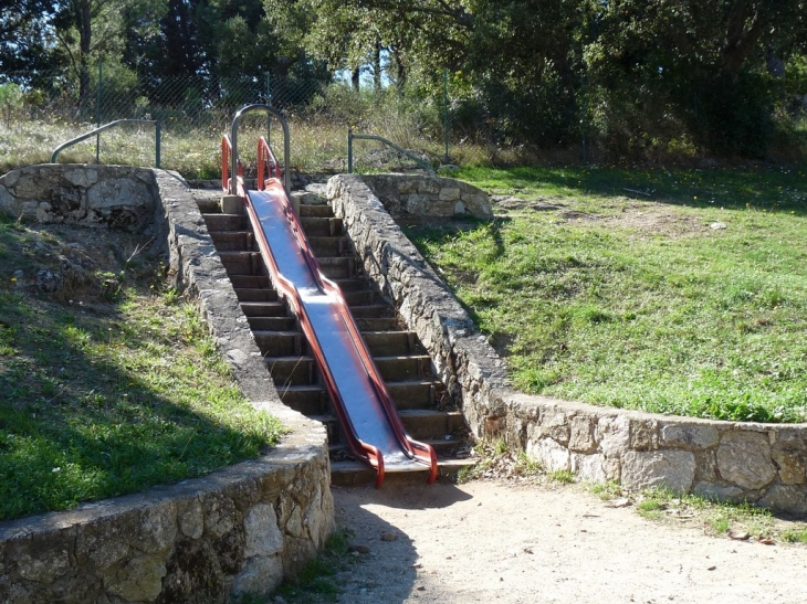 Le jardin d'enfants - Plan-de-la-Tour