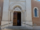 La porte  d'entrée de l'église