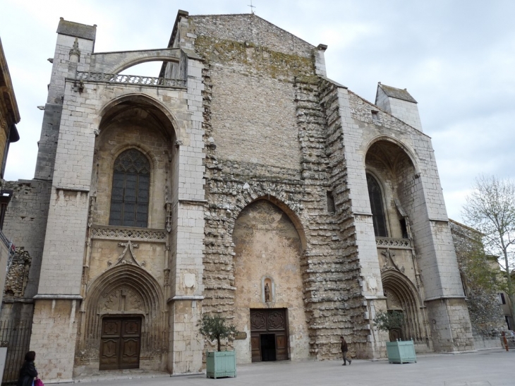 La-basilique sainte Marie Madeleine - Saint-Maximin-la-Sainte-Baume