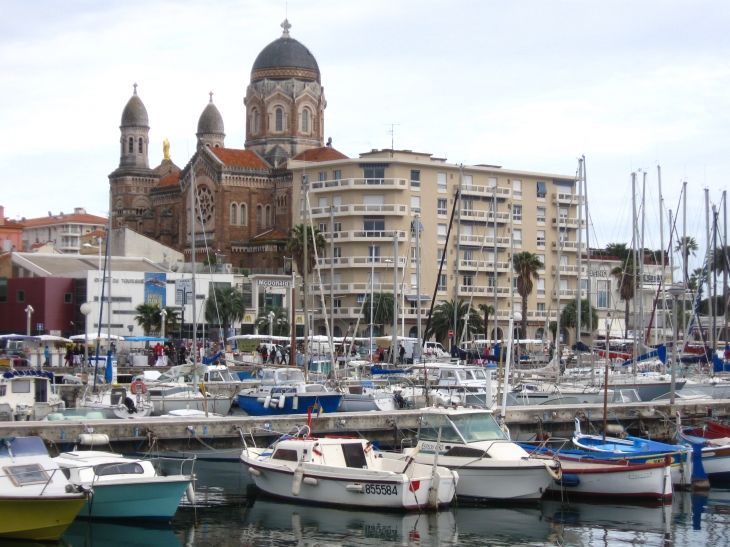 Port et cathédrale - Saint-Raphaël