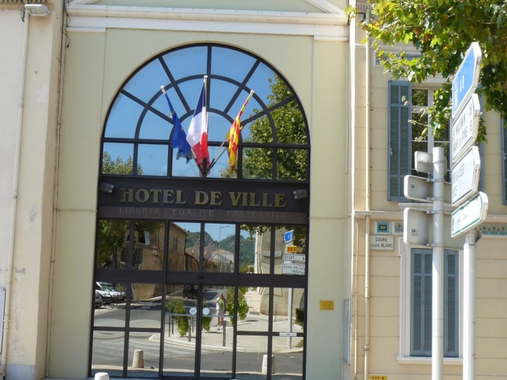 L'hotel de ville - Saint-Zacharie