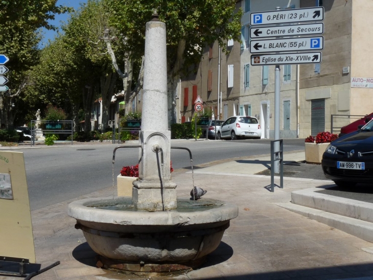 Fontaine du cours Marceau - Saint-Zacharie