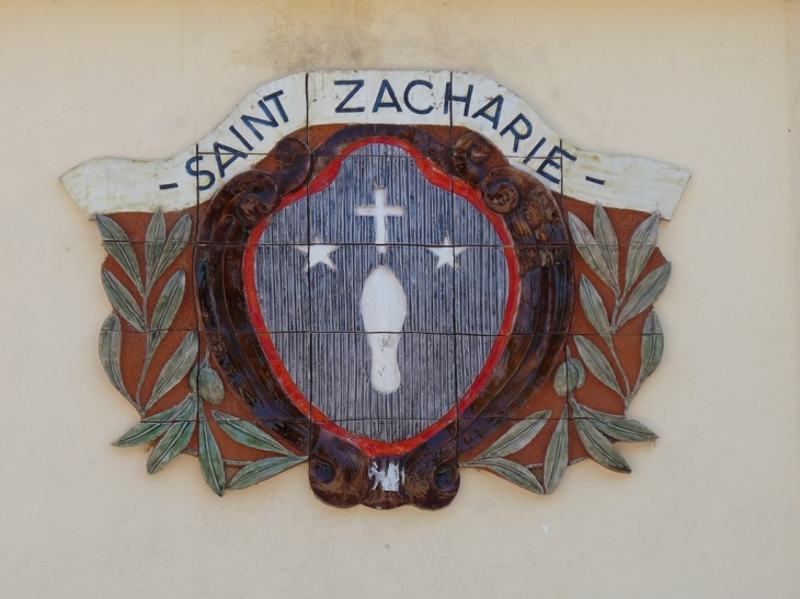 Sur la facade de la Maison du peuple - Saint-Zacharie