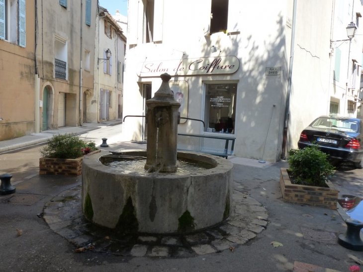 Fontaine de la place Dréo - Saint-Zacharie