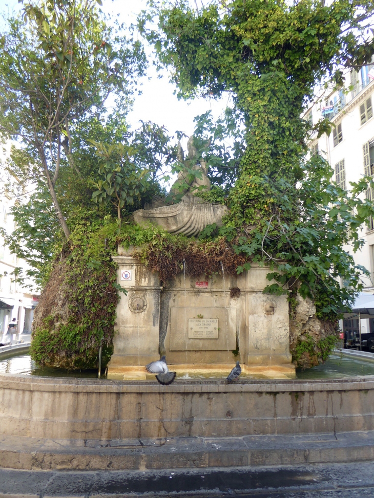 Fontaine des trois dauphins - Toulon