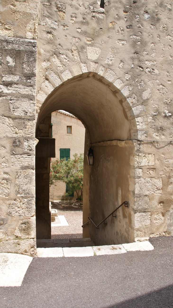 Photo à Tourrettes (83440) Tourrettes, 194106