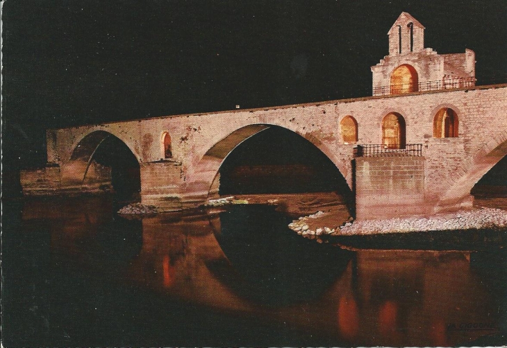 Le pont Saint Bénèzet , carte postale 1960 - Avignon