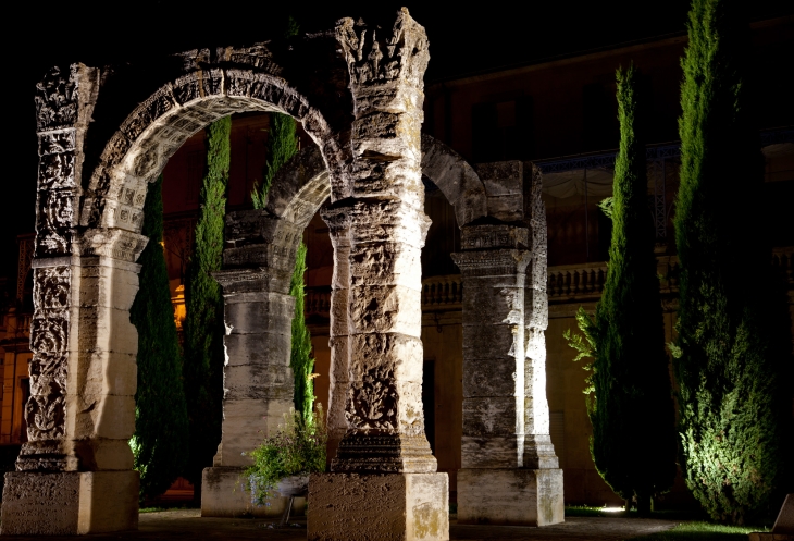 L'arc antique de nuit - Cavaillon
