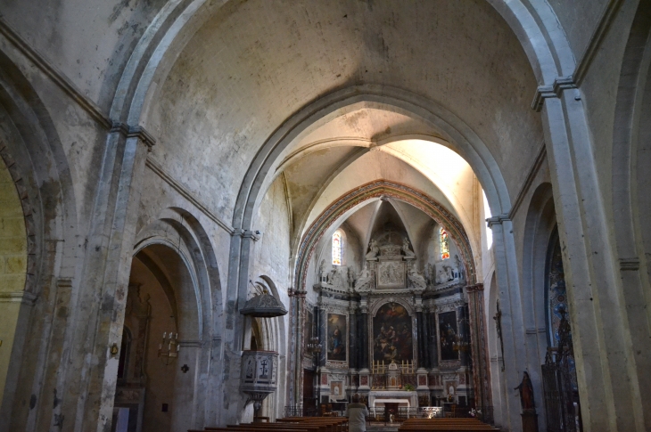 <<église Notre-Dame de Beaulieu 13 Em Siècle - Cucuron