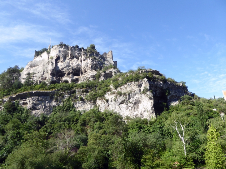 Ruines du château et grottes - Fontaine-de-Vaucluse