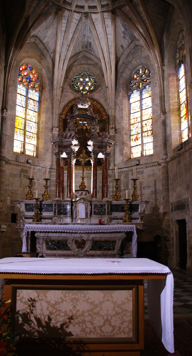 Photo à Pertuis (84120) ;église SaintNicolas 14 Em Siècle Pertuis
