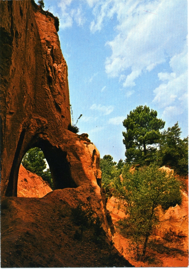 Falaises et Carrière d'Ocre Rouge (carte postale de 1970) - Roussillon