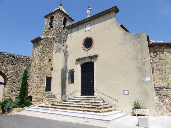 L'entrée de l'église - Vacqueyras