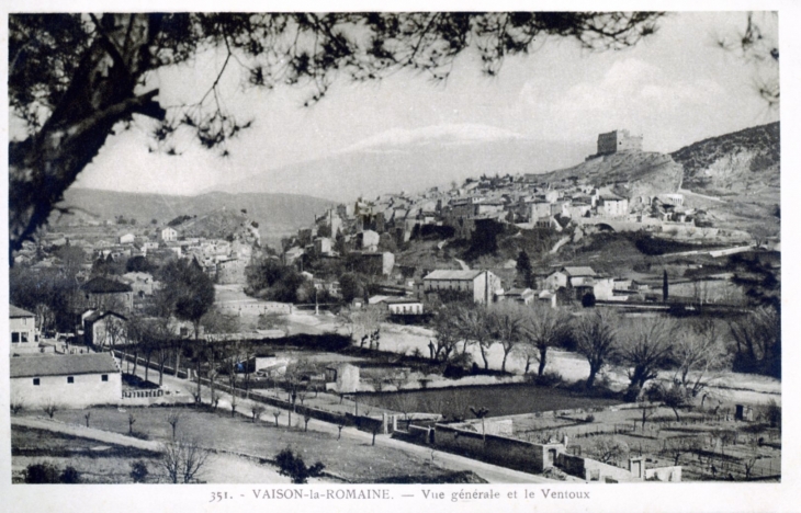 Vue générale et le Ventoux, vers 1920 (carte postale ancienne). - Vaison-la-Romaine