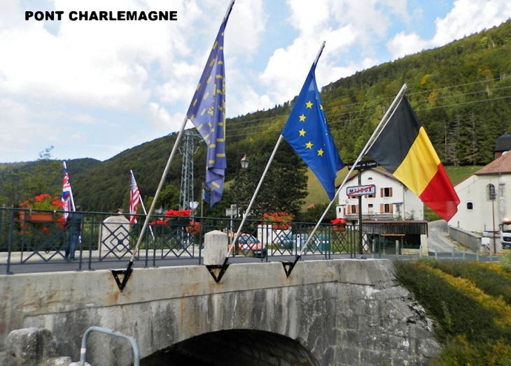 Pont Charlemagne - Mijoux