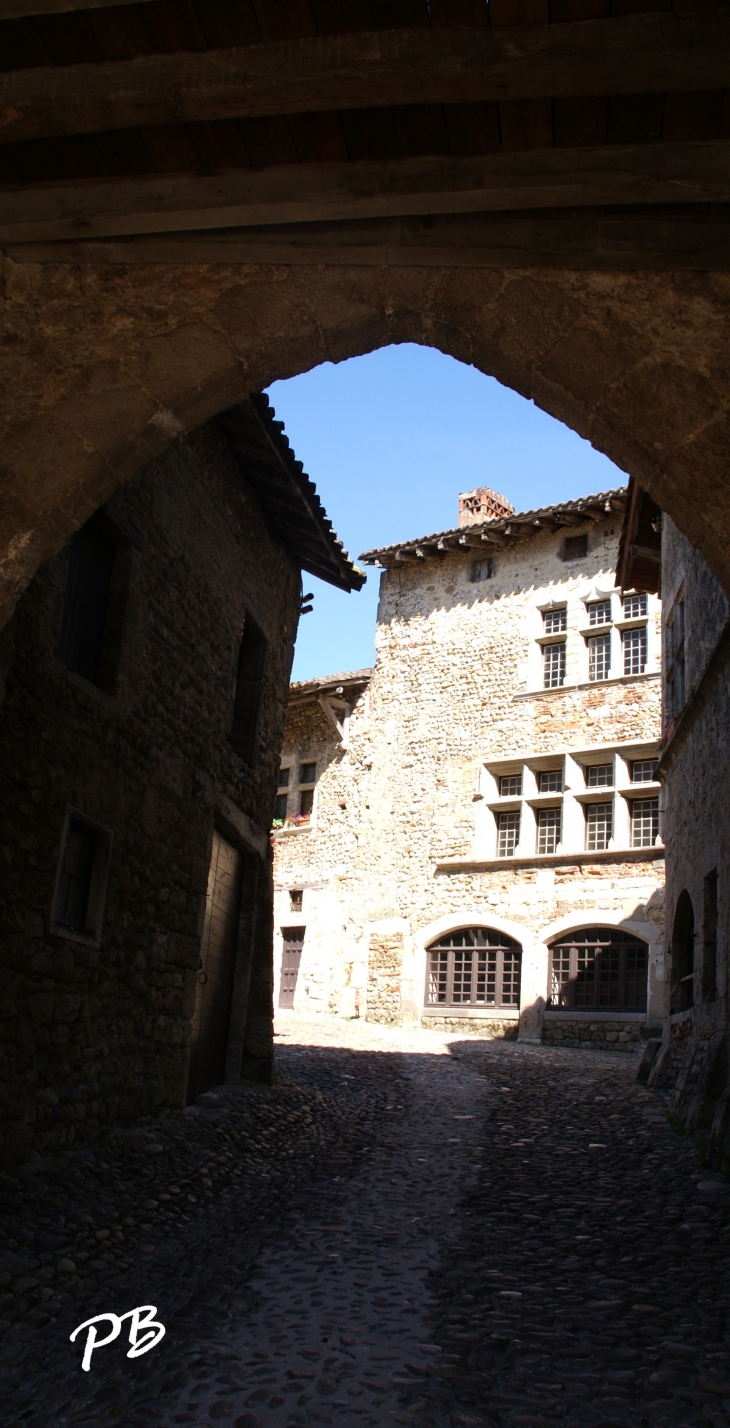  - Pérouges