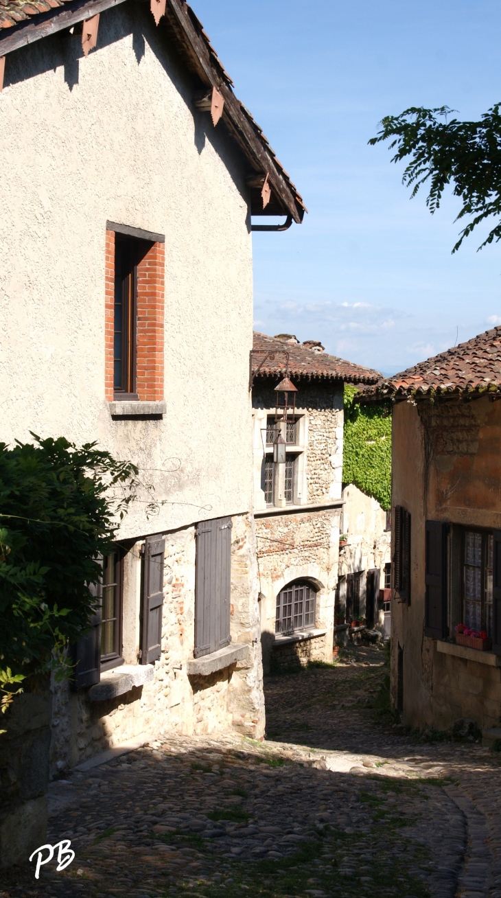  - Pérouges