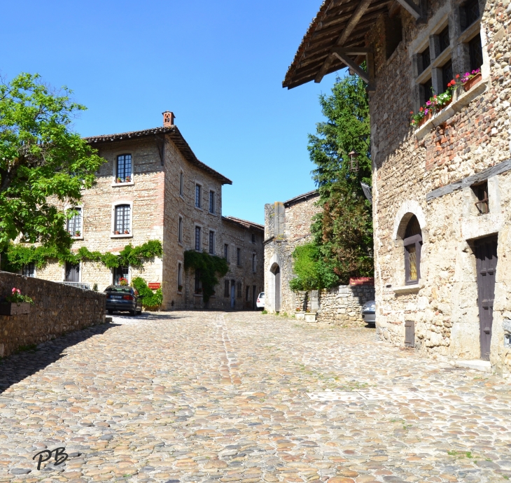  - Pérouges