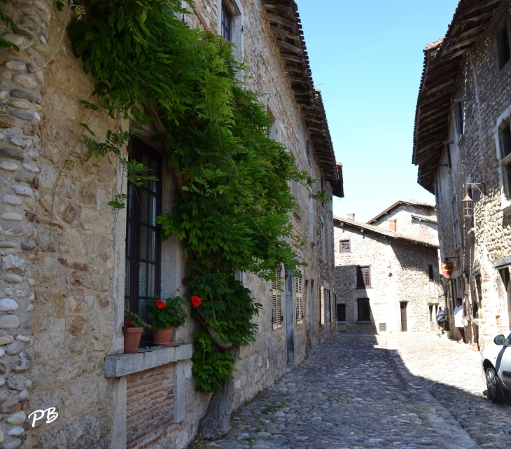  - Pérouges