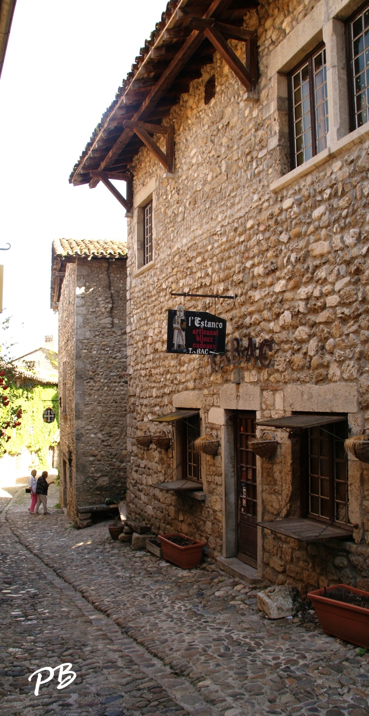  - Pérouges