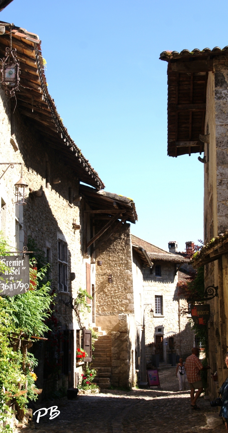  - Pérouges
