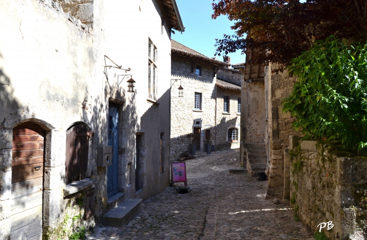  - Pérouges