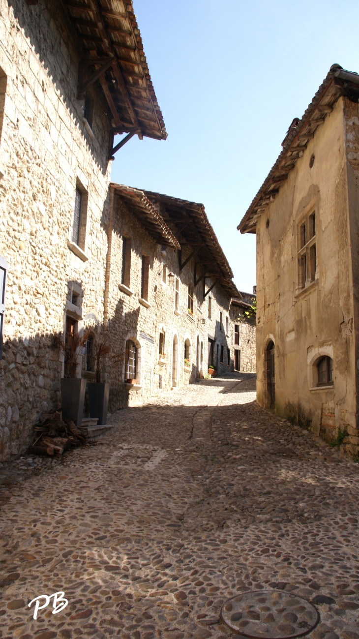  - Pérouges