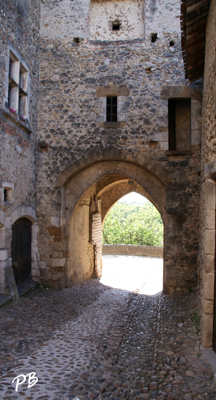  - Pérouges