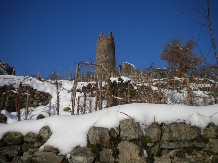 La tour sous la neige - Arras-sur-Rhône