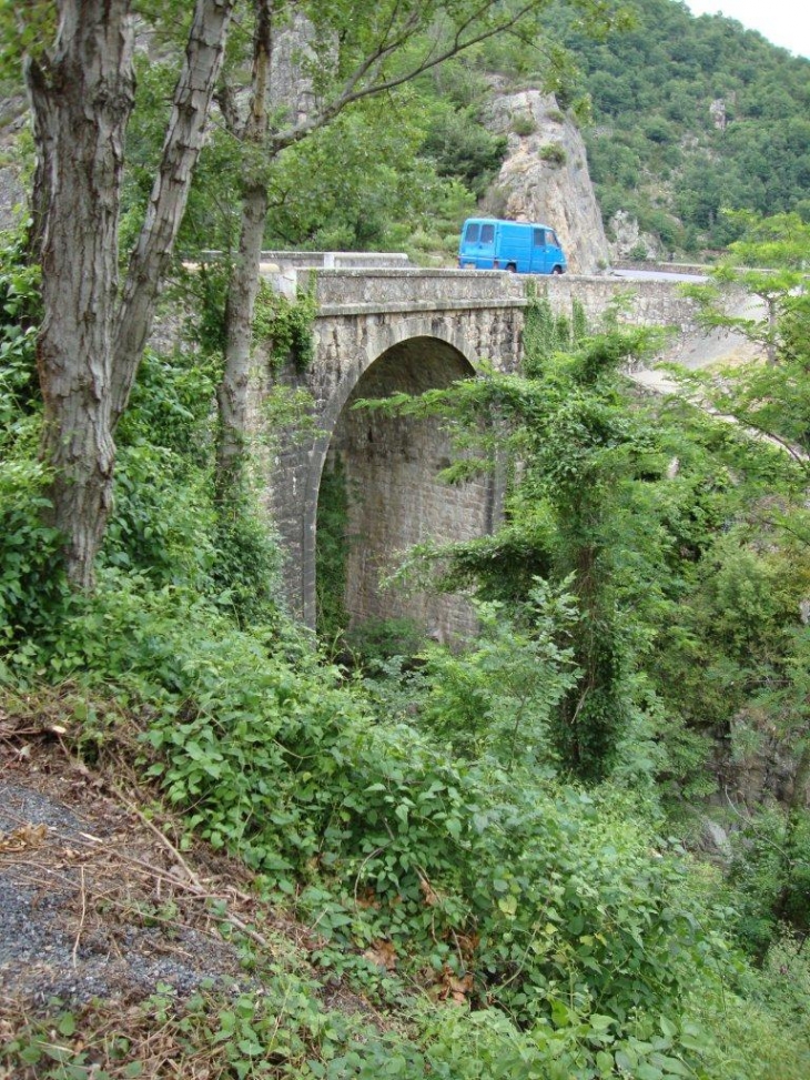 Beauvène (07190) Pont du Talaron 