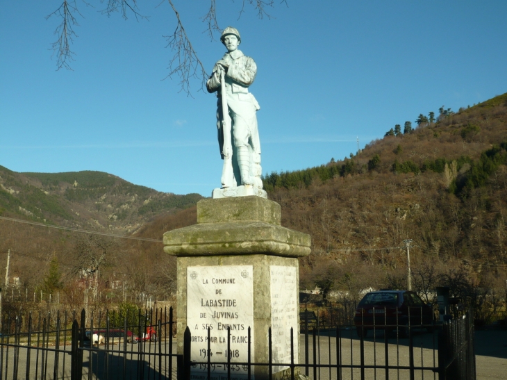Le monument aux morts - Labastide-sur-Bésorgues