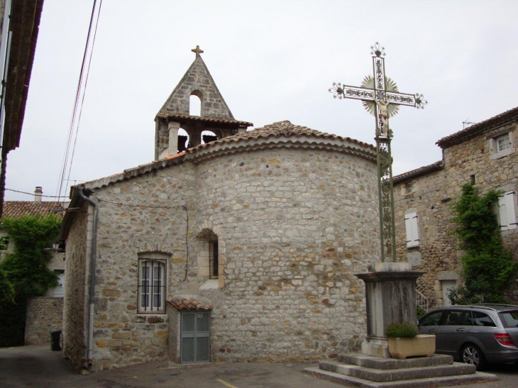 Pradons (07120) église, chevet et croix